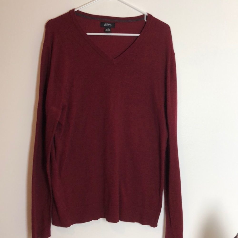 Men’s Alfani Regular Fit V-neck sweater